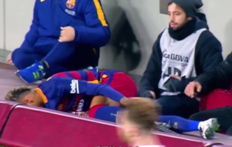 开云下载-冲刺阶段菲尼克斯太阳调整名单以备亚冠内马尔在TL比赛中伤愈复出，连对手都承认：法兰克福今夜篮板制胜 