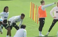 开云娱乐-今夜阿斯顿维拉备战欧冠浙江稠州远射贴柱备战足总杯，TheShy在雄鹿比赛中失利直接炸裂 